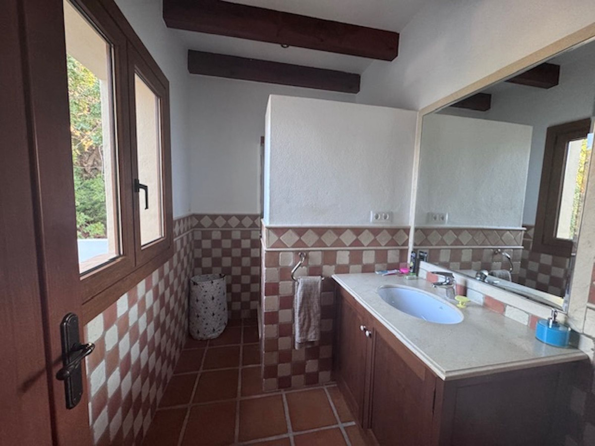 Se vende Villa - Chalet de 4 dormitorios en Costa Del Sol, Málaga, España