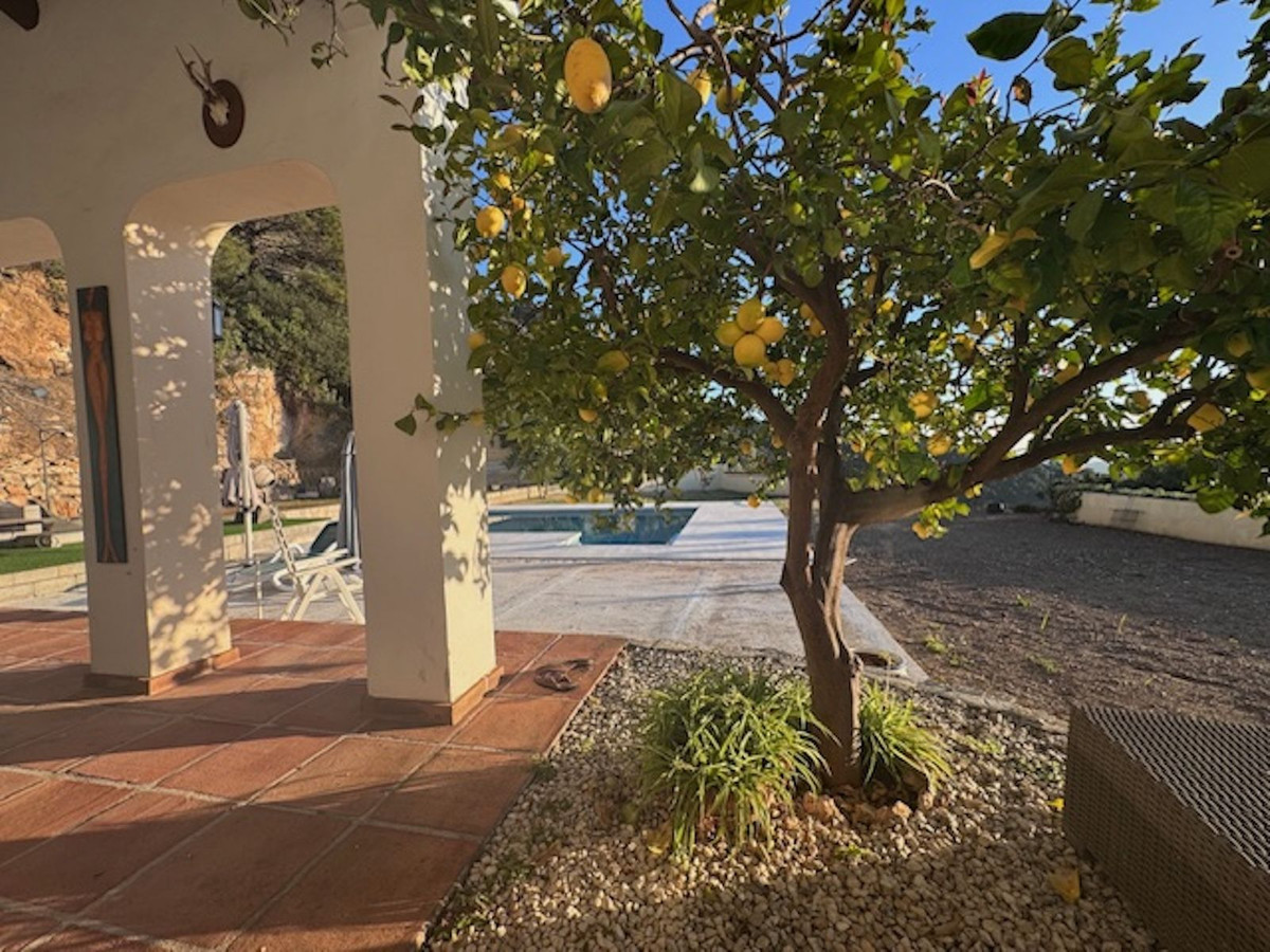 Se vende Villa - Chalet de 4 dormitorios en Costa Del Sol, Málaga, España