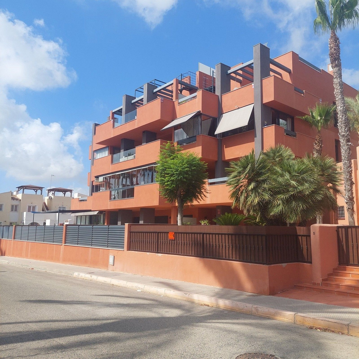 Se vende Apartamento Planta Media de 2 dormitorios en Costa Blanca, Alicante, España