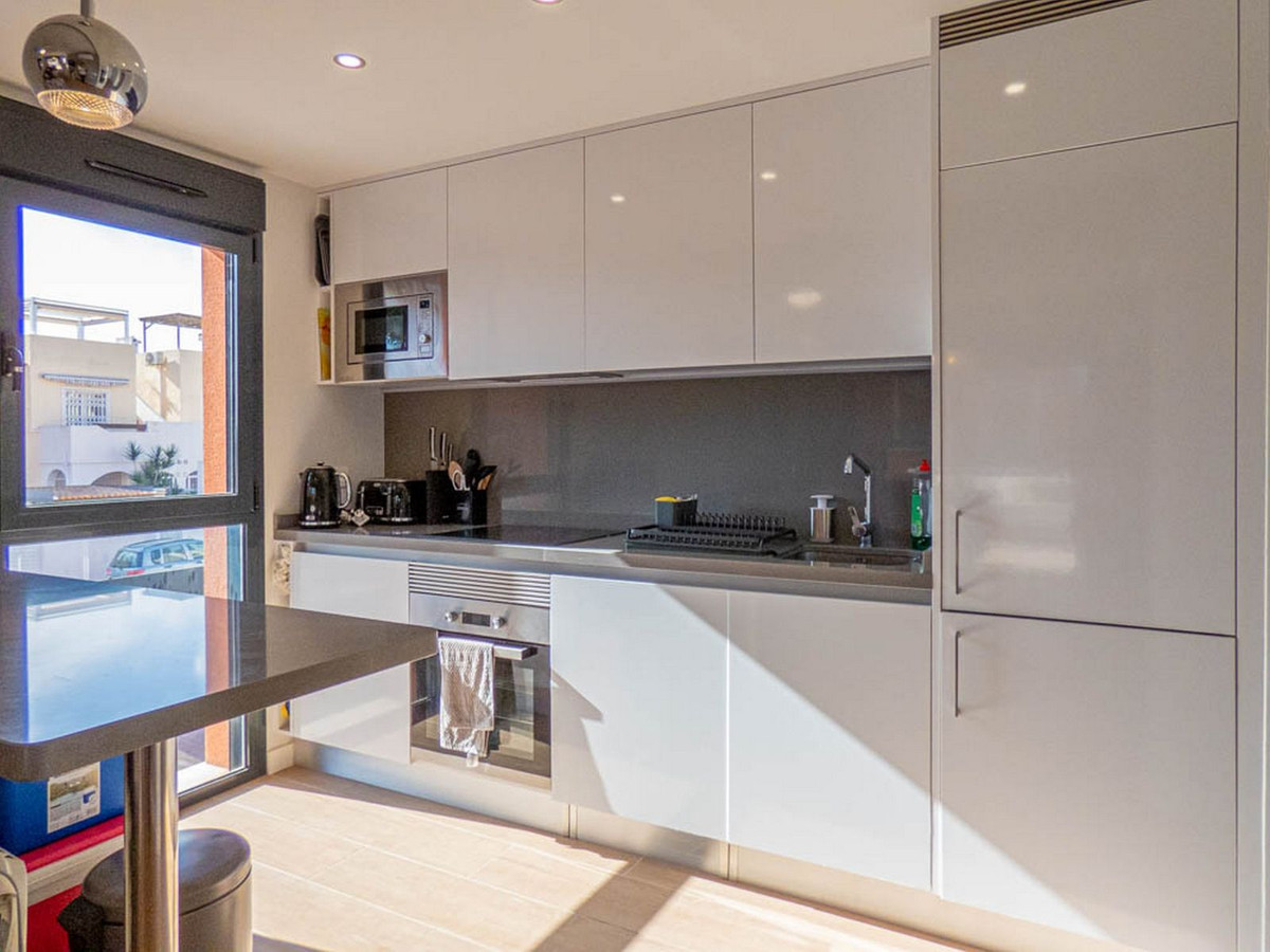 Se vende Apartamento Planta Media de 2 dormitorios en Costa Blanca, Alicante, España