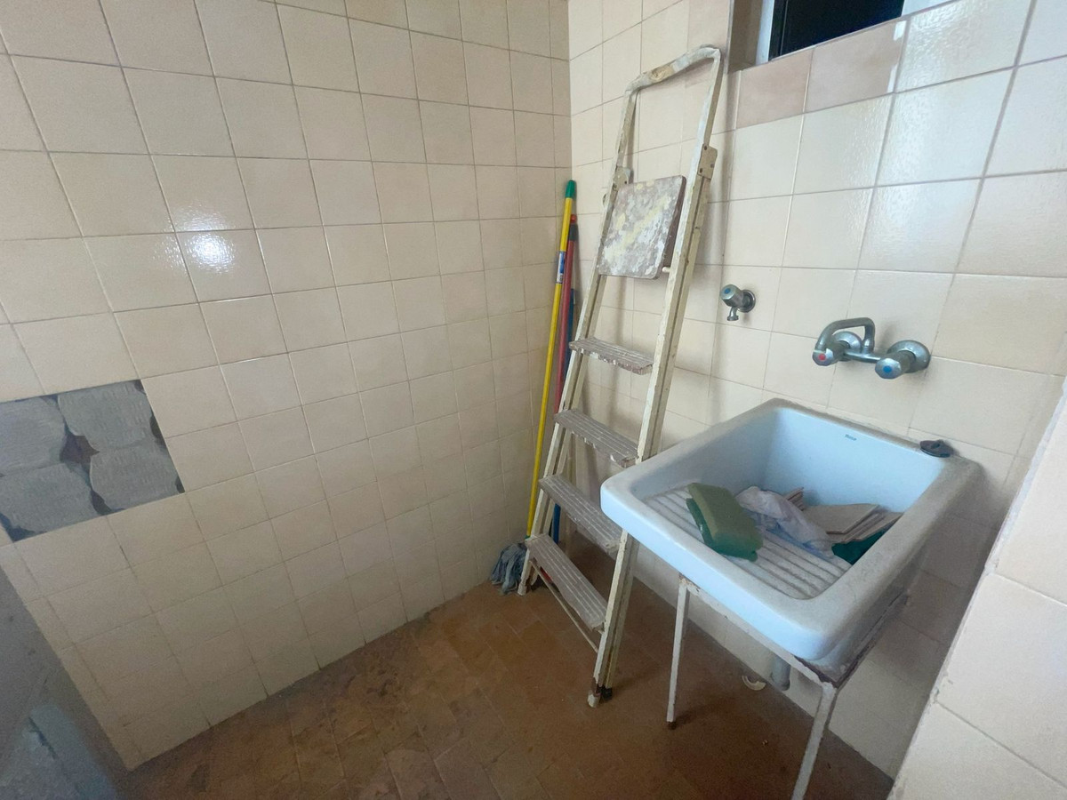 3 Bed Apartment for sale in Estepona Costa Del Sol, Málaga, Spain
