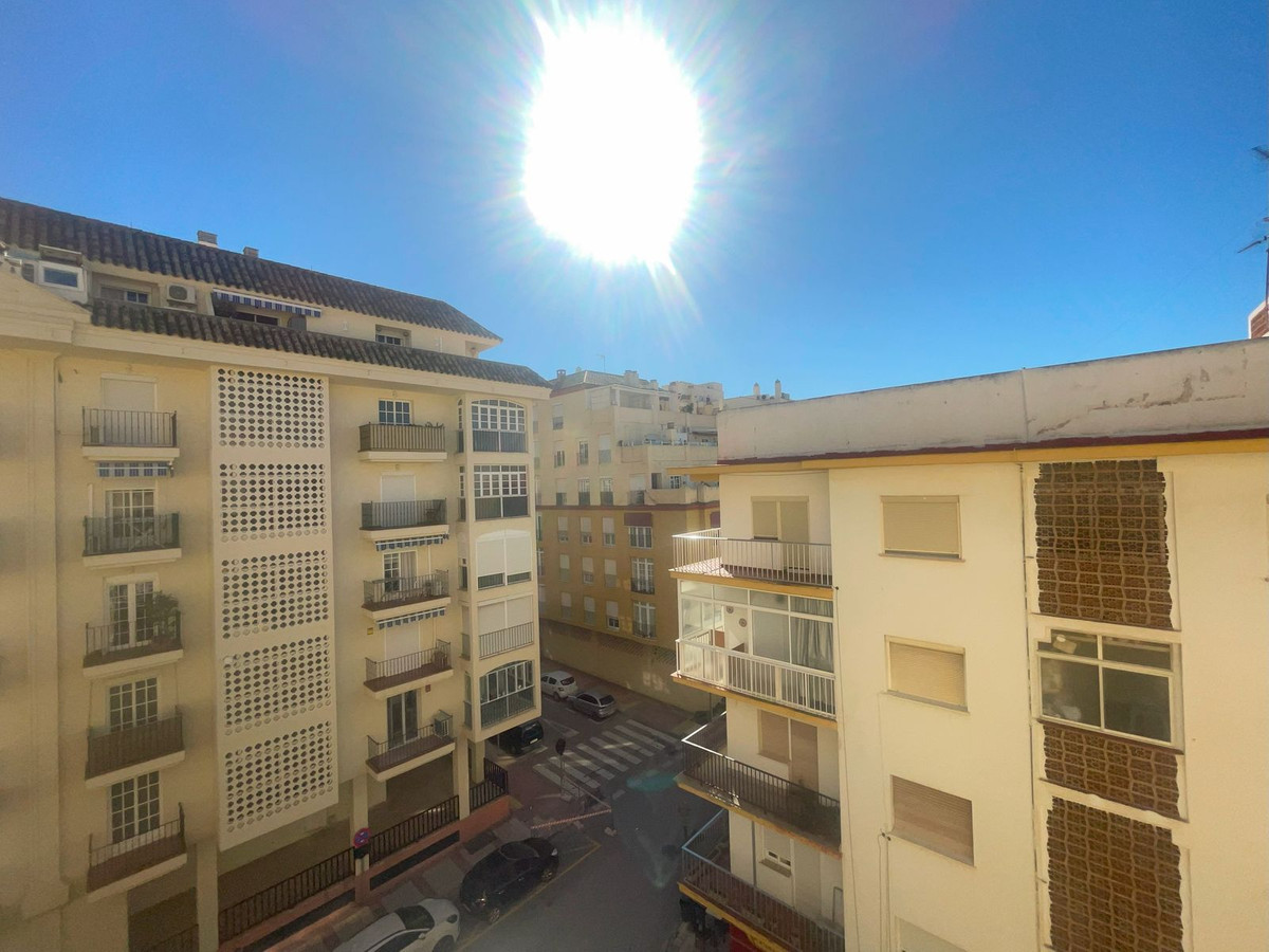 3 Bed Apartment for sale in Estepona Costa Del Sol, Málaga, Spain