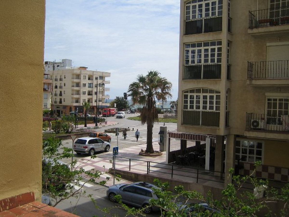 3 Bed Apartment for sale in Estepona Costa Del Sol, Málaga, Spain