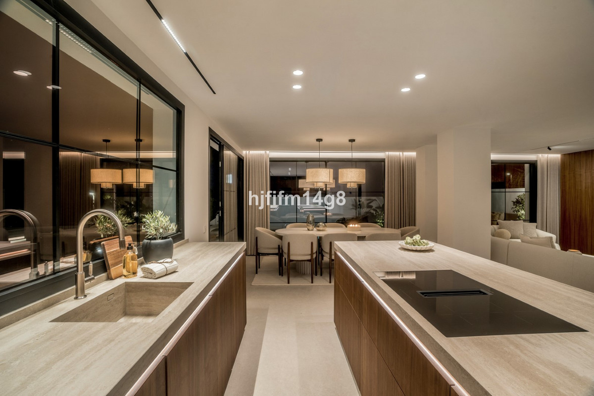 Se vende Adosada de 5 dormitorios en Costa Del Sol, Málaga, España