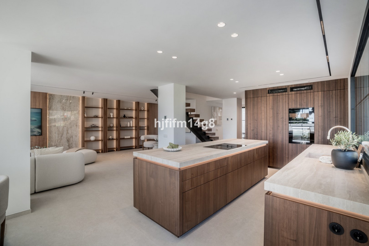 Se vende Adosada de 5 dormitorios en Costa Del Sol, Málaga, España