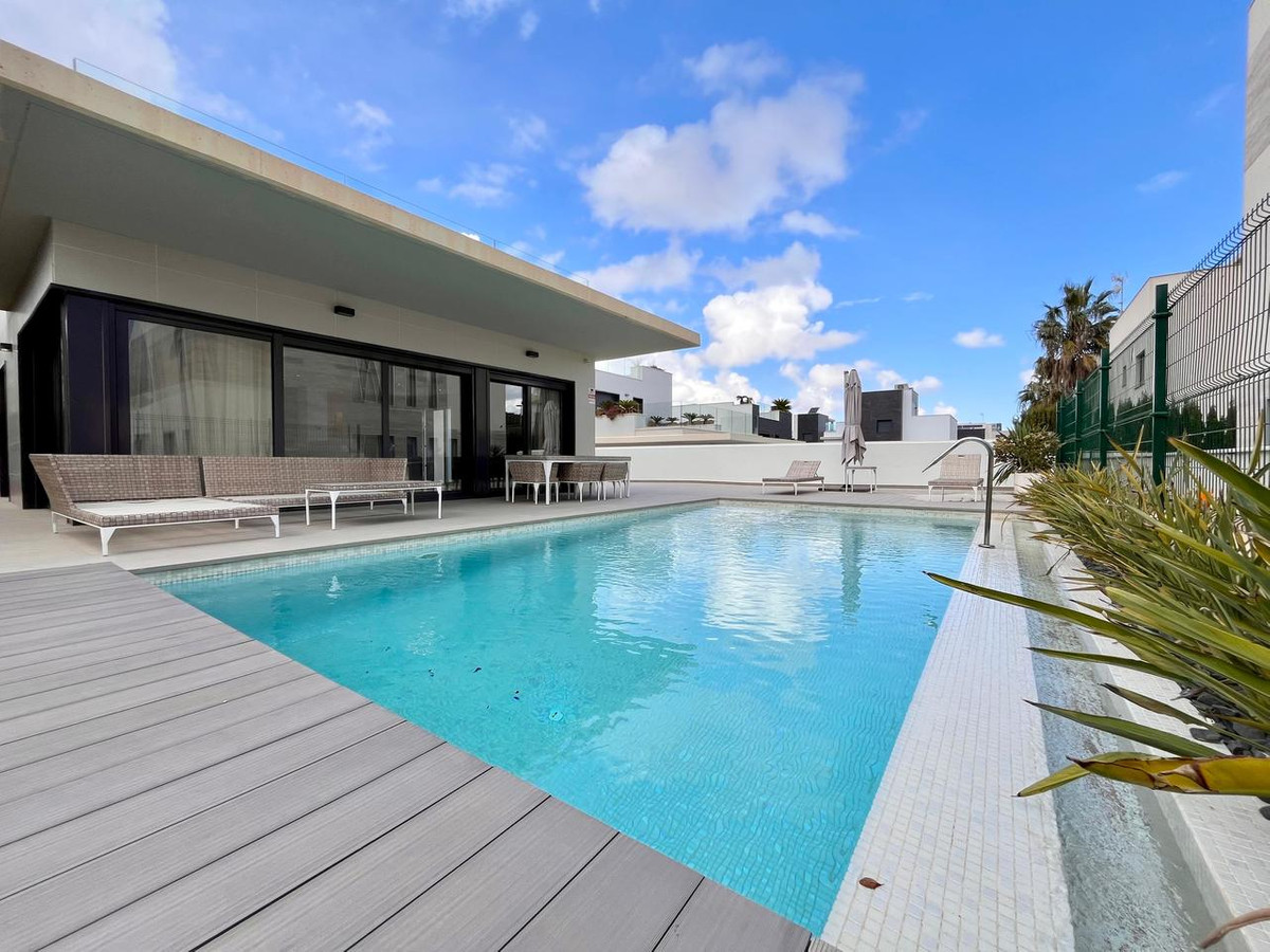 4 Bed Townhouse for sale in Dehesa De Campoamor Costa Blanca, Alicante, Spain