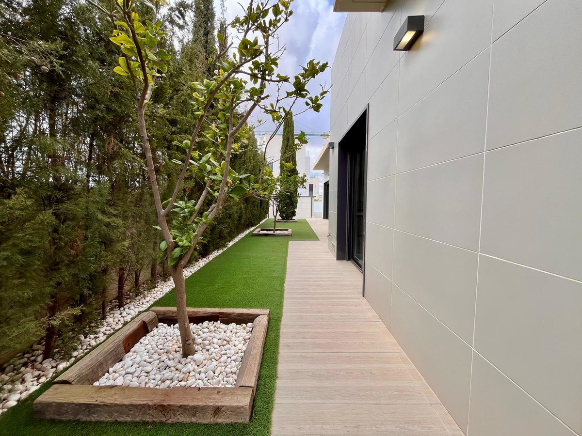 4 Bed Townhouse for sale in Dehesa De Campoamor Costa Blanca, Alicante, Spain