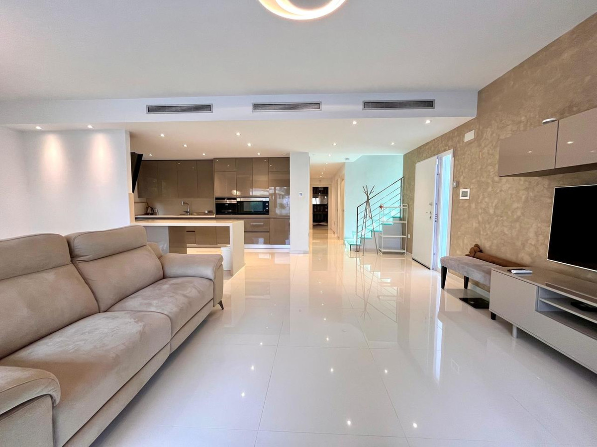 4 Bed Townhouse for sale in Dehesa De Campoamor Costa Blanca, Alicante, Spain