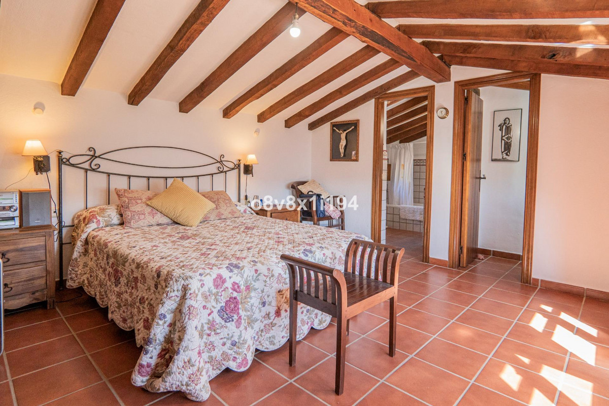 Se vende Finca - Cortijo de 5 dormitorios en Costa Del Sol, Málaga, España
