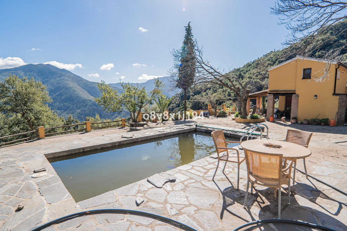 Se vende Finca - Cortijo de 5 dormitorios en Costa Del Sol, Málaga, España