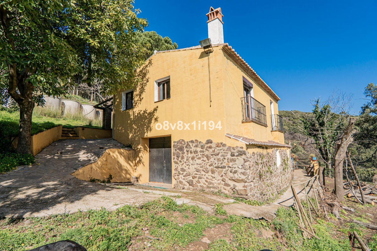 Se vende Finca - Cortijo de 5 dormitorios en Costa Del Sol, Málaga, España