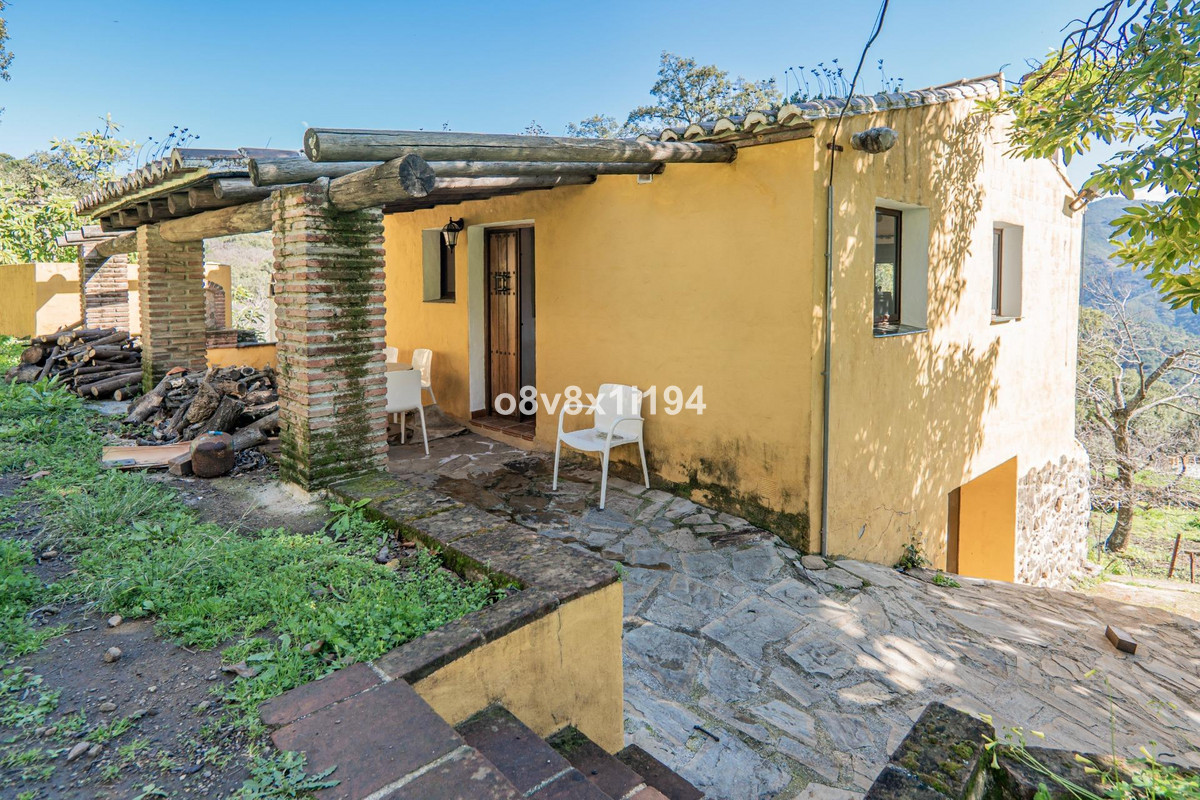 Se vende Finca - Cortijo de 5 dormitorios en Costa Del Sol, Málaga, España