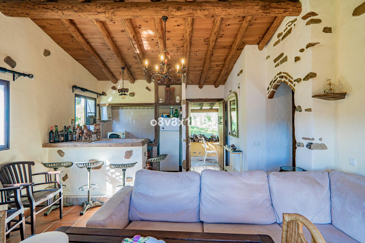 Se vende Finca - Cortijo de 5 dormitorios en Costa Del Sol, Málaga, España