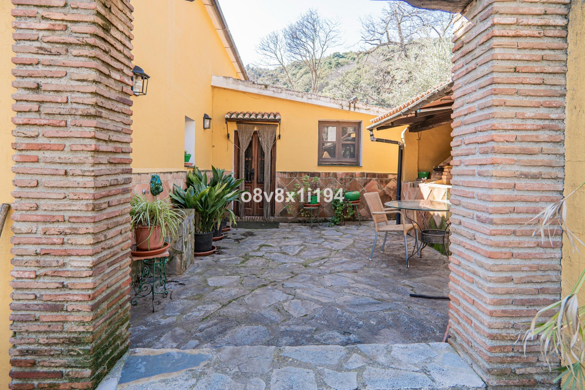 Se vende Finca - Cortijo de 5 dormitorios en Costa Del Sol, Málaga, España