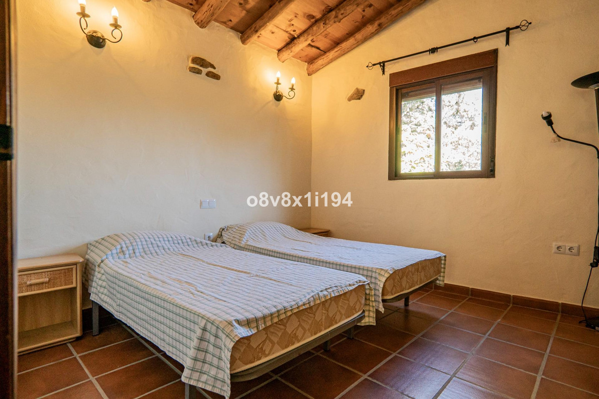 Se vende Finca - Cortijo de 5 dormitorios en Costa Del Sol, Málaga, España