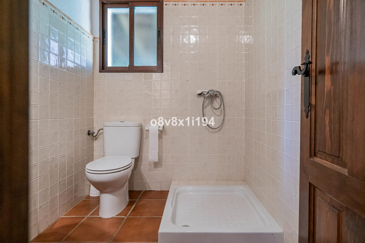 Se vende Finca - Cortijo de 5 dormitorios en Costa Del Sol, Málaga, España
