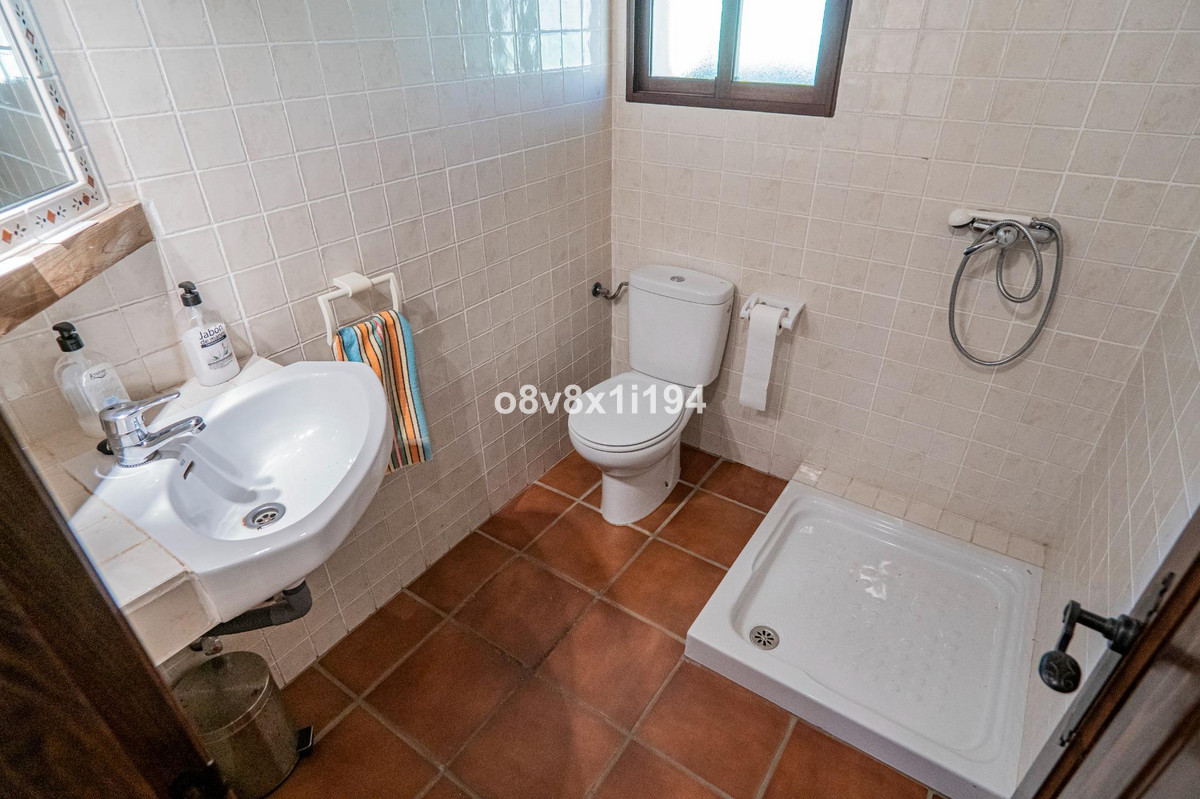 Se vende Finca - Cortijo de 5 dormitorios en Costa Del Sol, Málaga, España