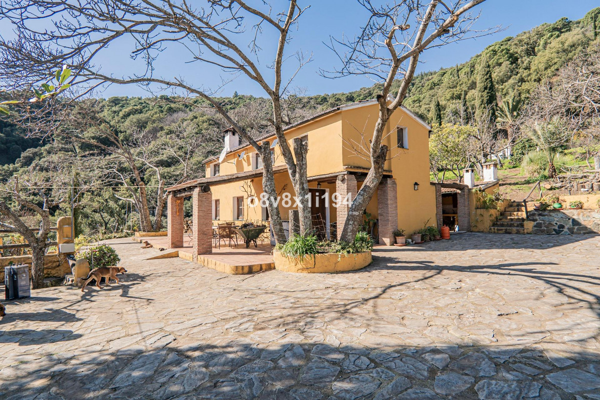 Se vende Finca - Cortijo de 5 dormitorios en Costa Del Sol, Málaga, España
