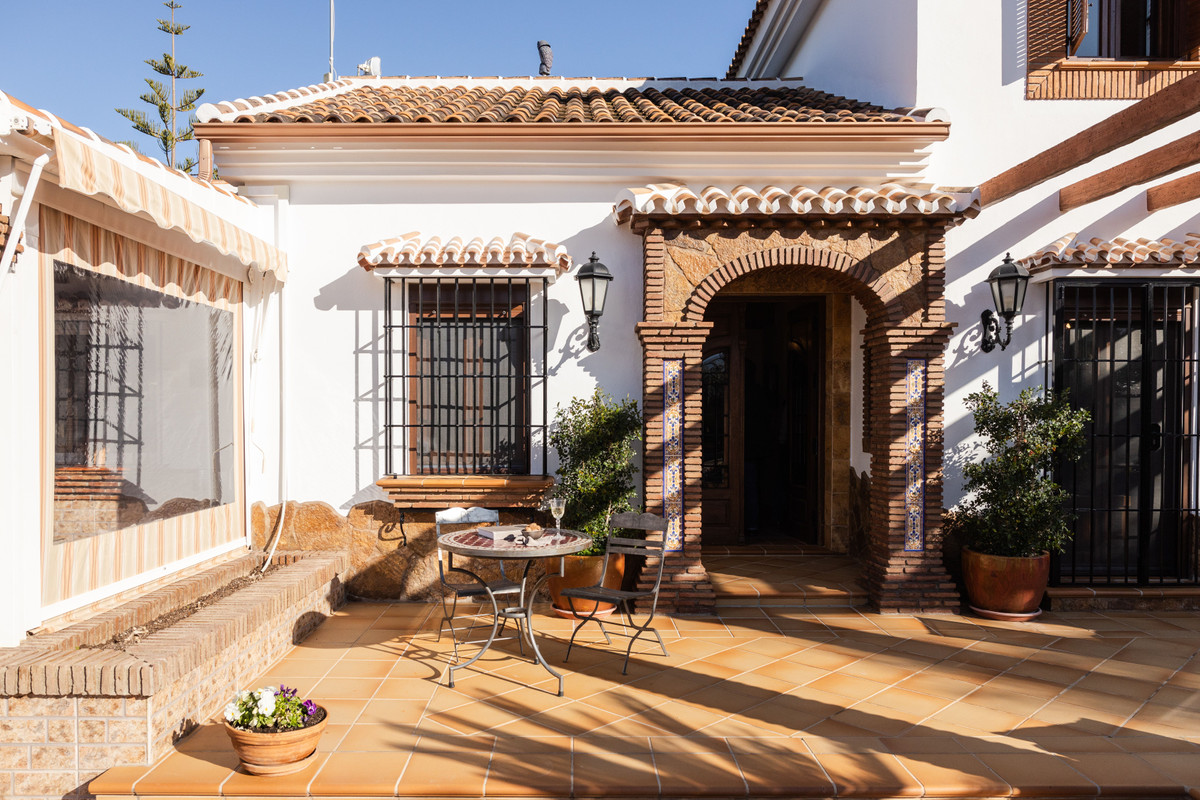 5 Bed Townhouse for sale in Alhaurín El Grande Costa Del Sol, Málaga, Spain