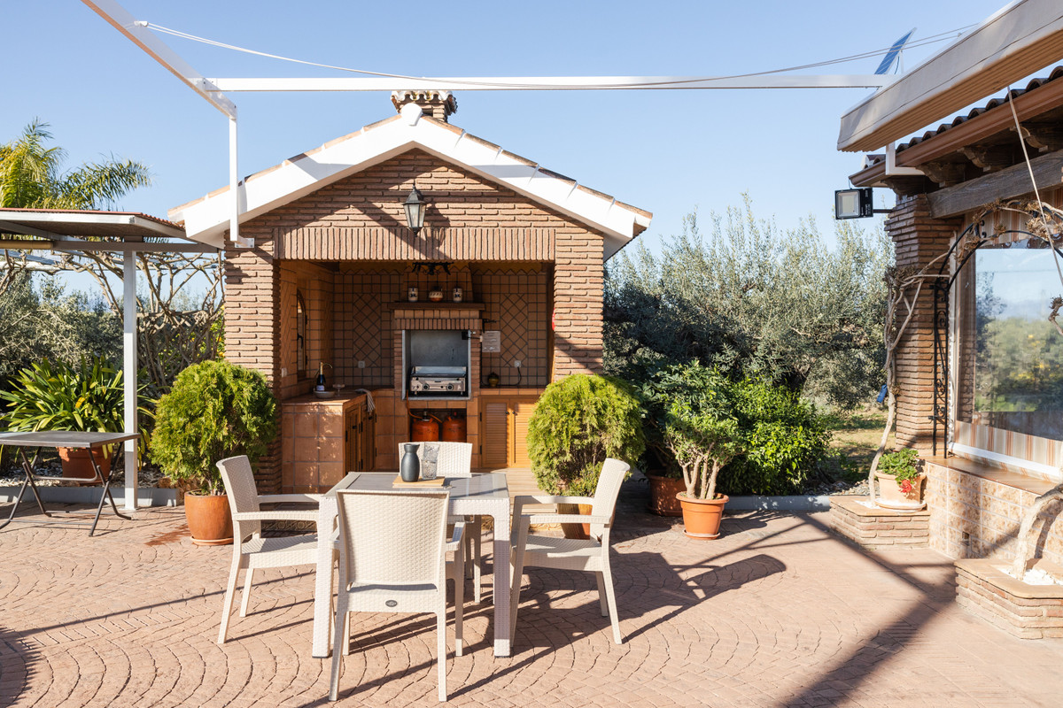 5 Bed Townhouse for sale in Alhaurín El Grande Costa Del Sol, Málaga, Spain