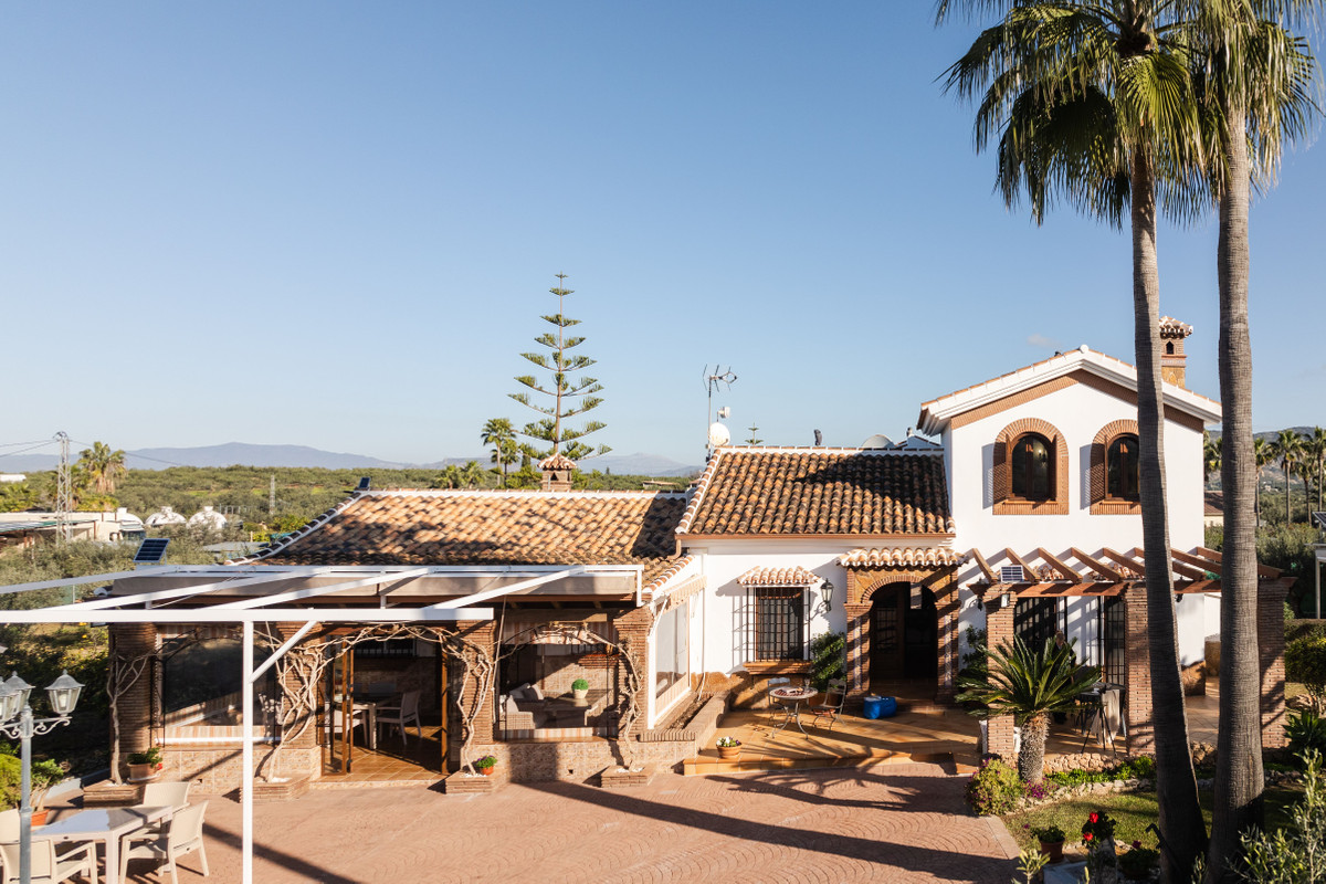 5 Bed Townhouse for sale in Alhaurín El Grande Costa Del Sol, Málaga, Spain