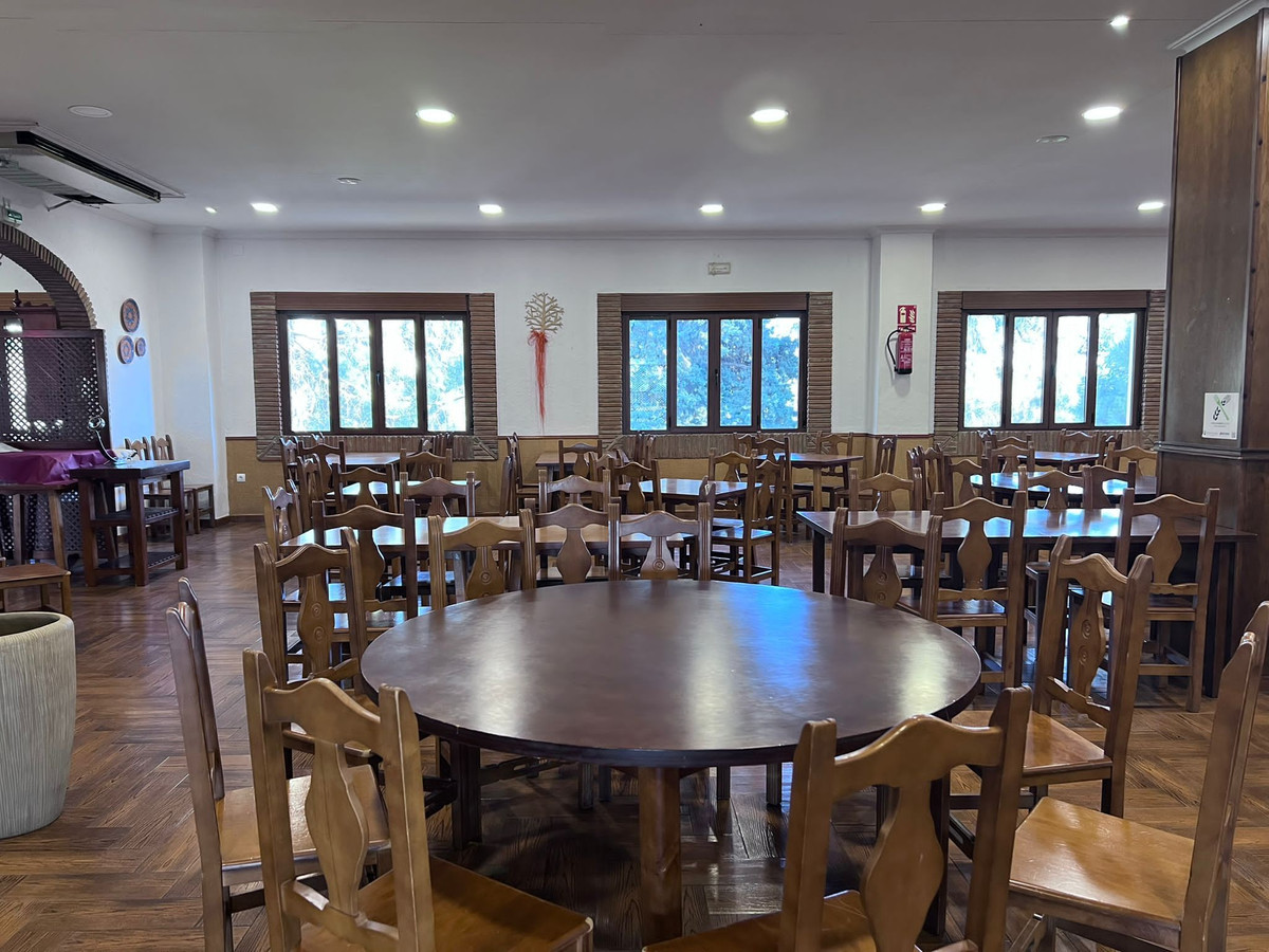 4 Bed Commercial unit for sale in Málaga Costa Del Sol, Málaga, Spain