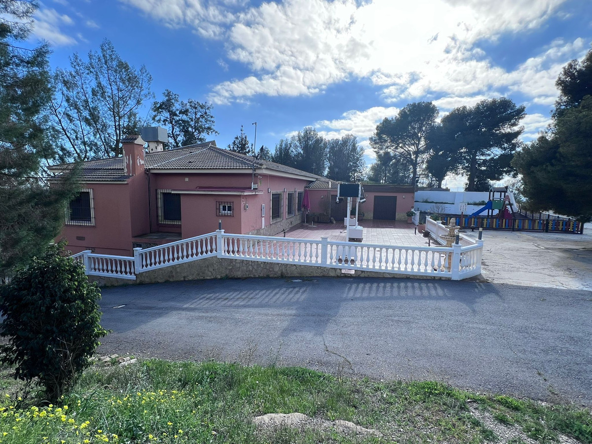 4 Bed Commercial unit for sale in Málaga Costa Del Sol, Málaga, Spain