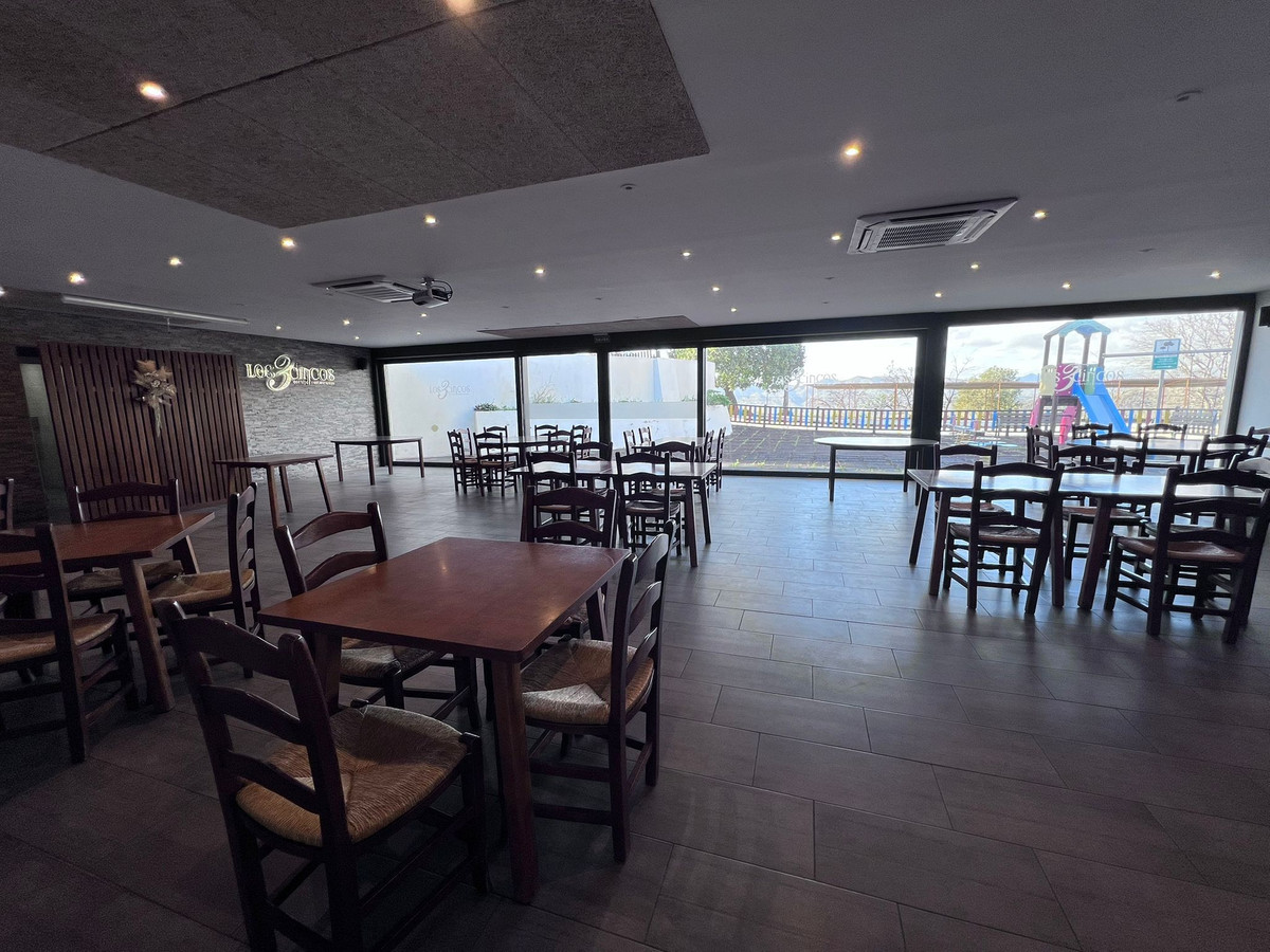 4 Bed Commercial unit for sale in Málaga Costa Del Sol, Málaga, Spain