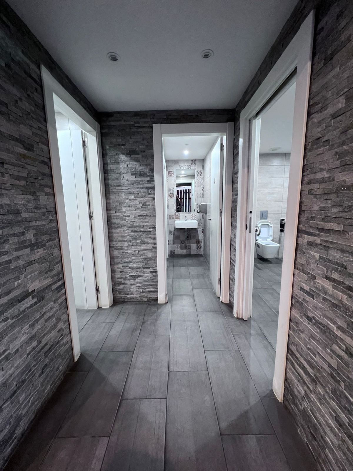 4 Bed Commercial unit for sale in Málaga Costa Del Sol, Málaga, Spain