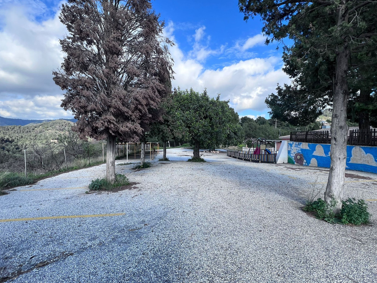4 Bed Commercial unit for sale in Málaga Costa Del Sol, Málaga, Spain