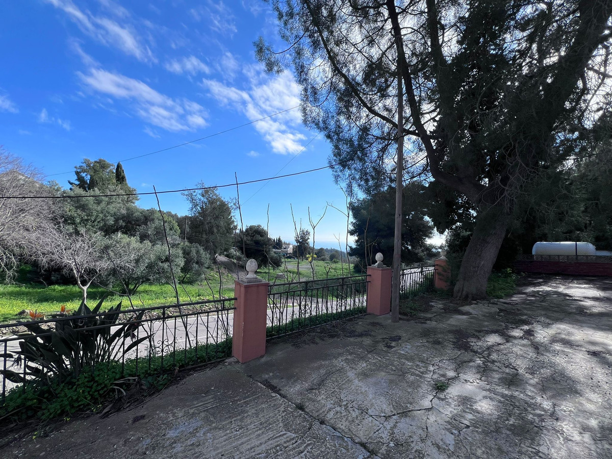 4 Bed Commercial unit for sale in Málaga Costa Del Sol, Málaga, Spain
