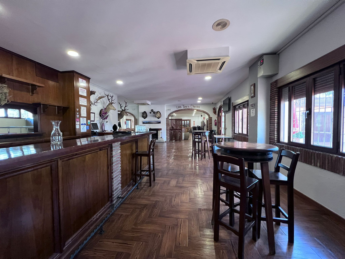 4 Bed Commercial unit for sale in Málaga Costa Del Sol, Málaga, Spain