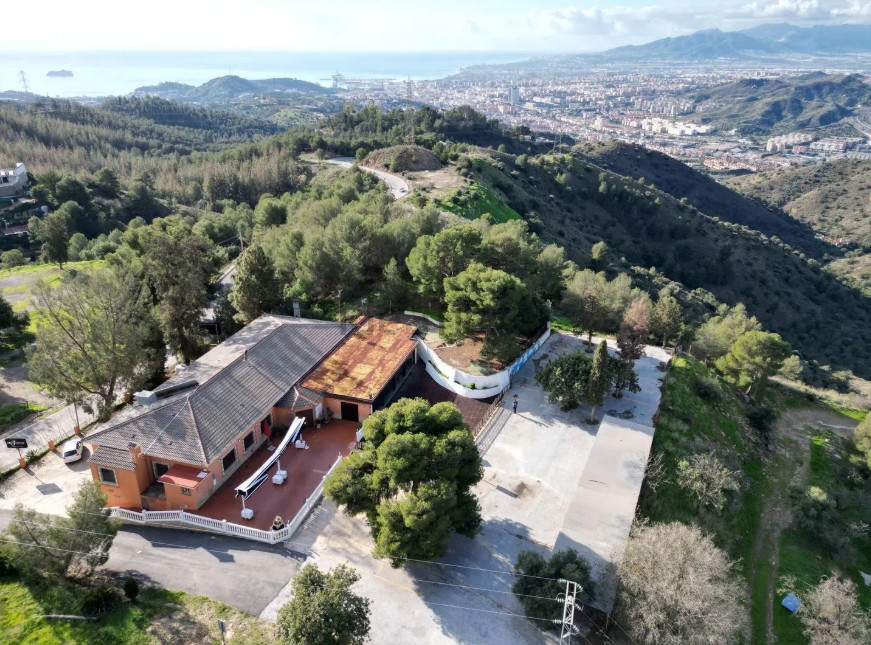 4 Bed Commercial unit for sale in Málaga Costa Del Sol, Málaga, Spain