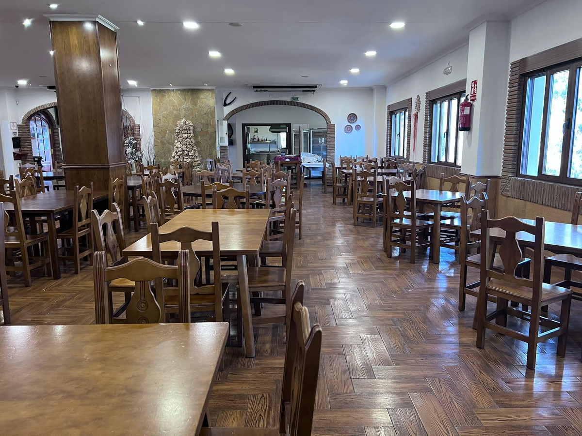 4 Bed Commercial unit for sale in Málaga Costa Del Sol, Málaga, Spain