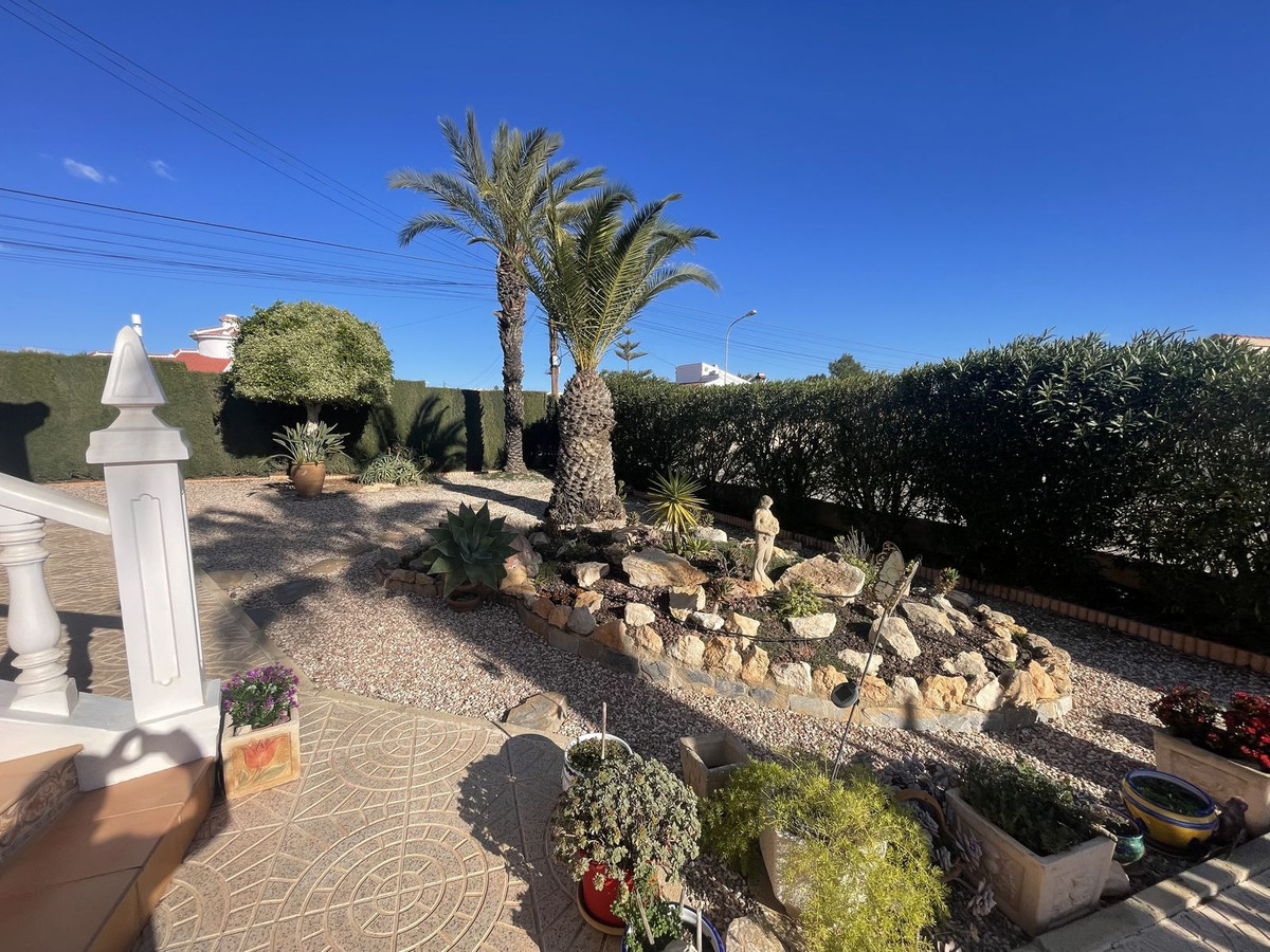 Se vende Villa - Chalet de 5 dormitorios en Costa Blanca, Alicante, España