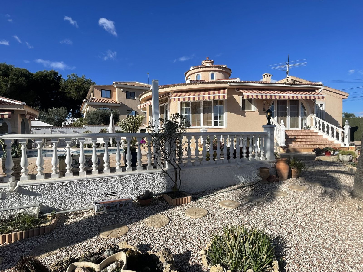 Se vende Villa - Chalet de 5 dormitorios en Costa Blanca, Alicante, España