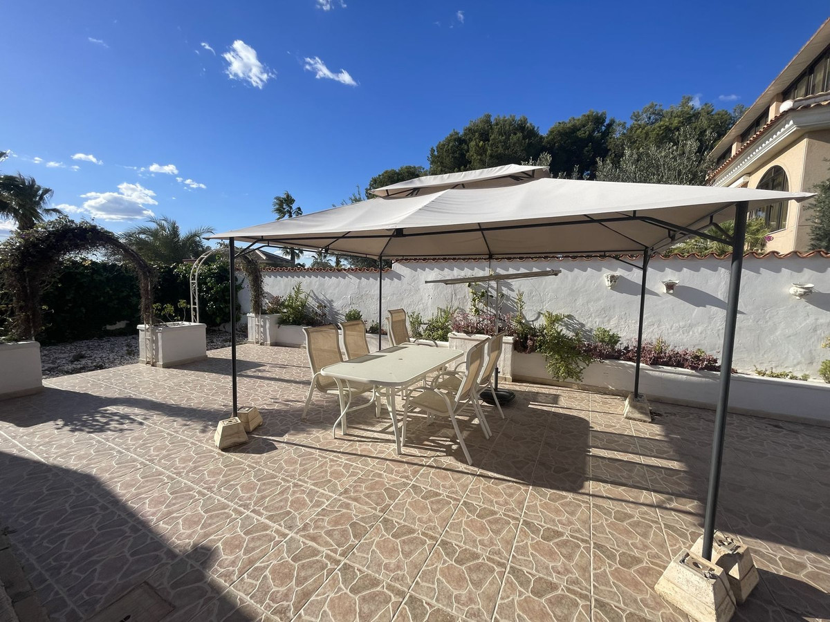 Se vende Villa - Chalet de 5 dormitorios en Costa Blanca, Alicante, España
