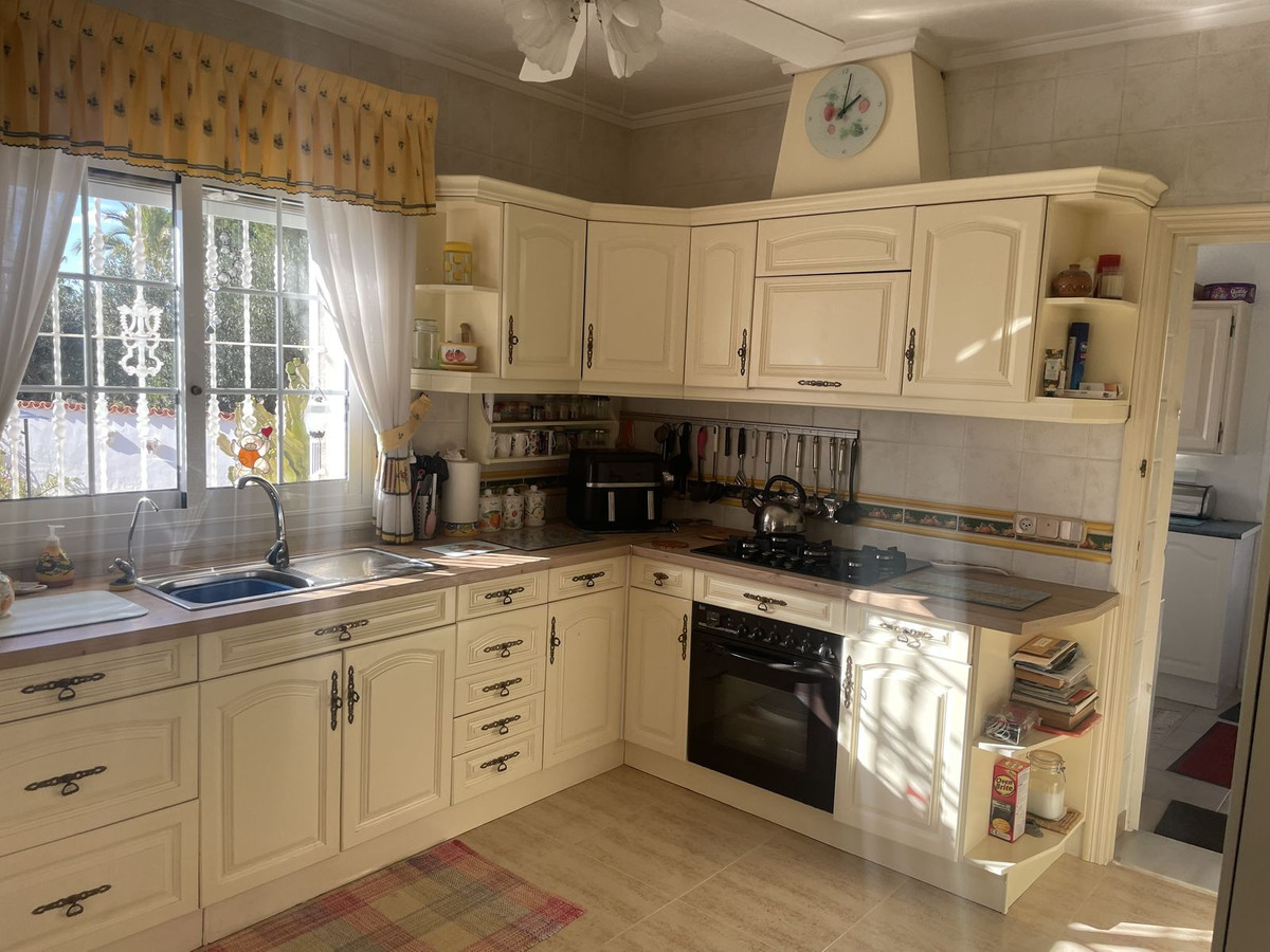 Se vende Villa - Chalet de 5 dormitorios en Costa Blanca, Alicante, España