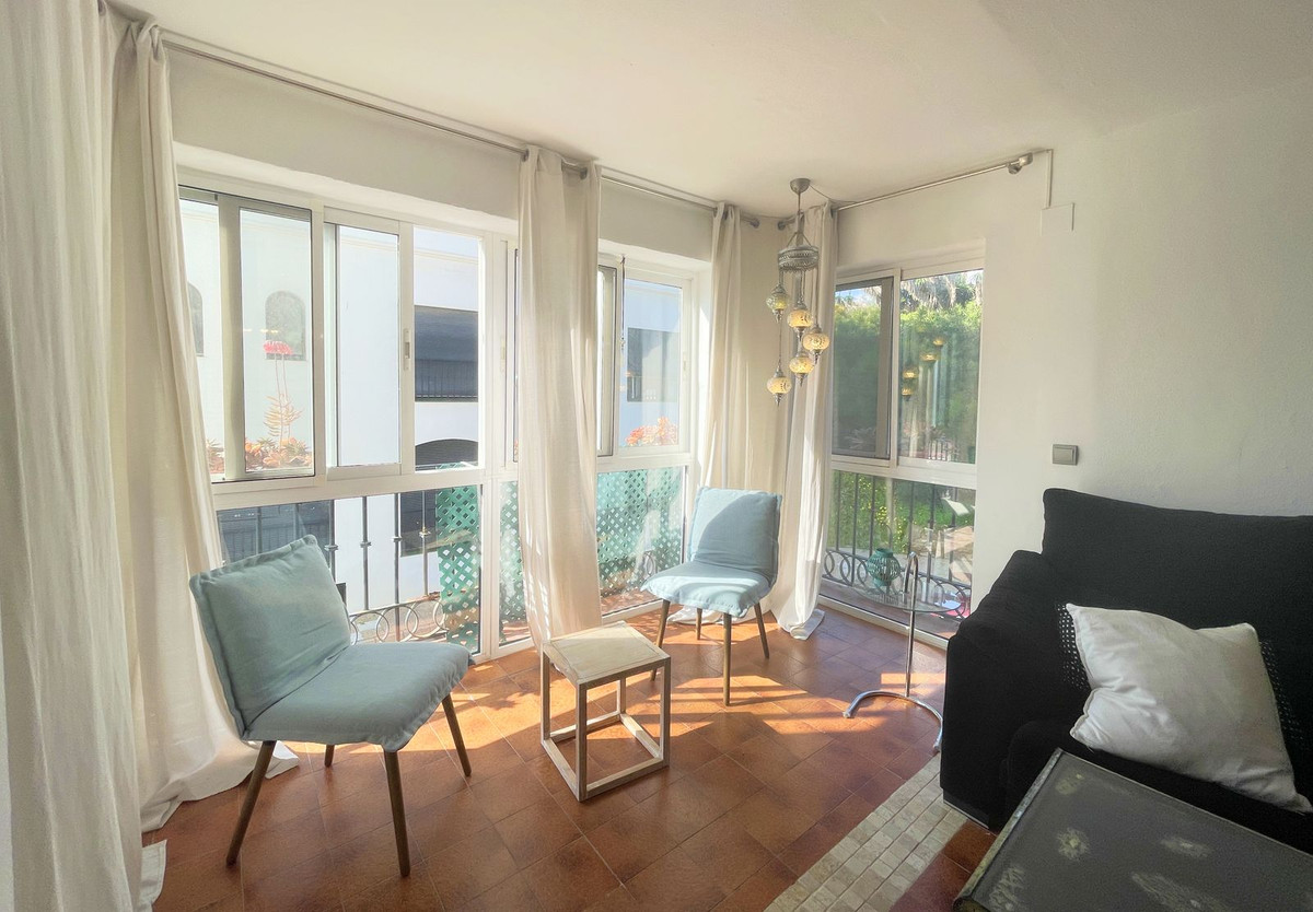 2 Bed Apartment for sale in La Duquesa Costa Del Sol, Málaga, Spain