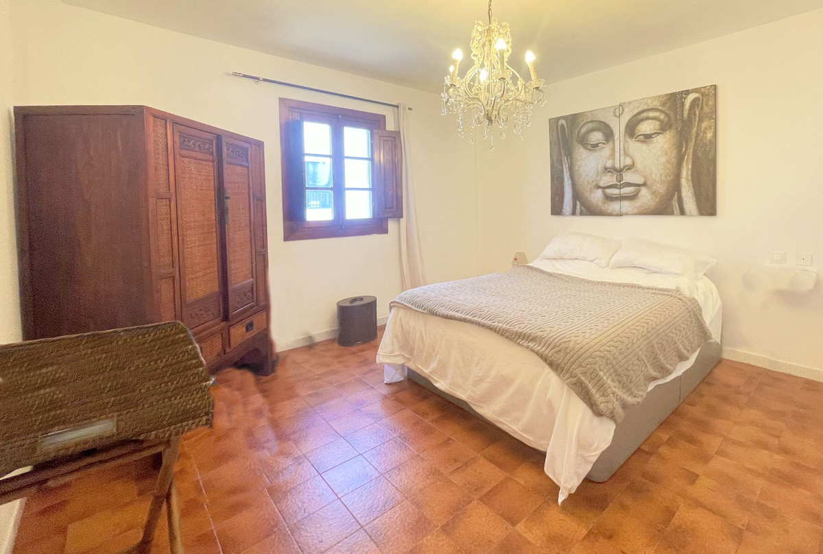 2 Bed Apartment for sale in La Duquesa Costa Del Sol, Málaga, Spain