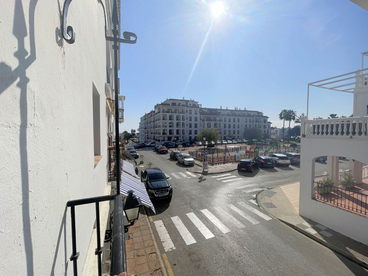 2 Bed Apartment for sale in La Duquesa Costa Del Sol, Málaga, Spain