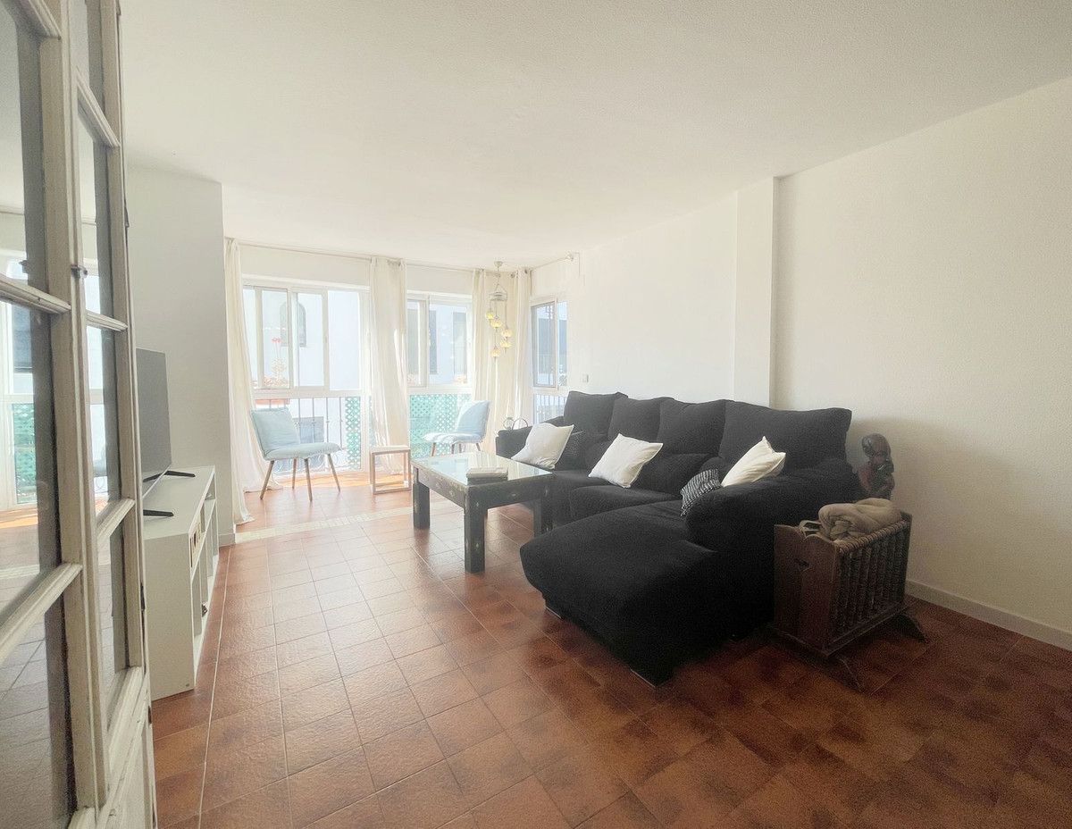 2 Bed Apartment for sale in La Duquesa Costa Del Sol, Málaga, Spain
