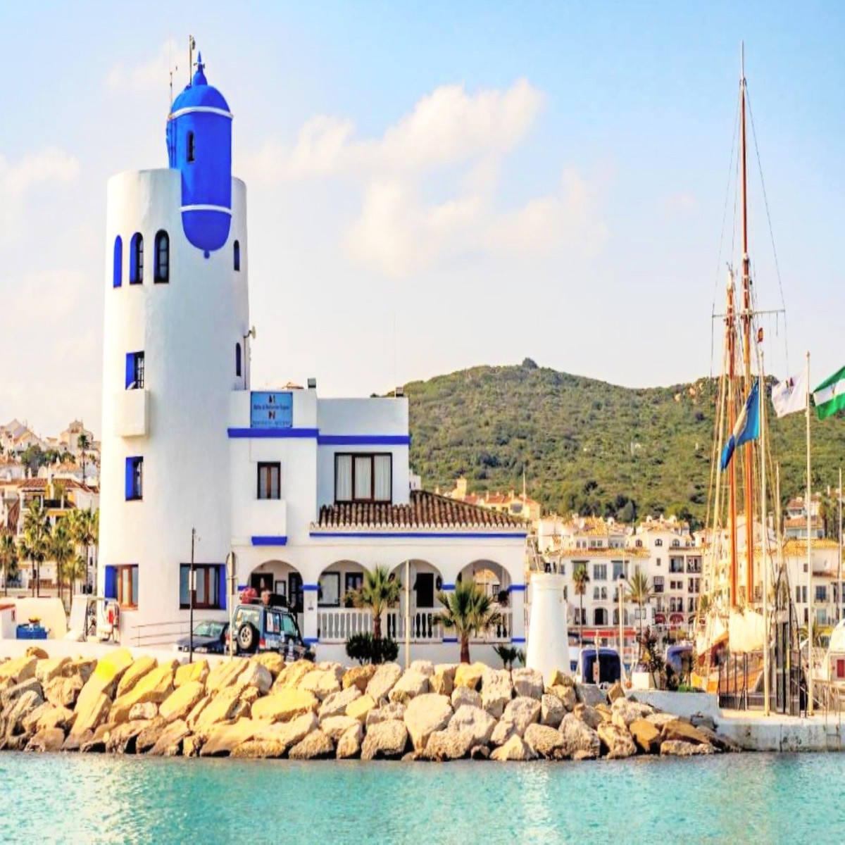 2 Bed Apartment for sale in La Duquesa Costa Del Sol, Málaga, Spain