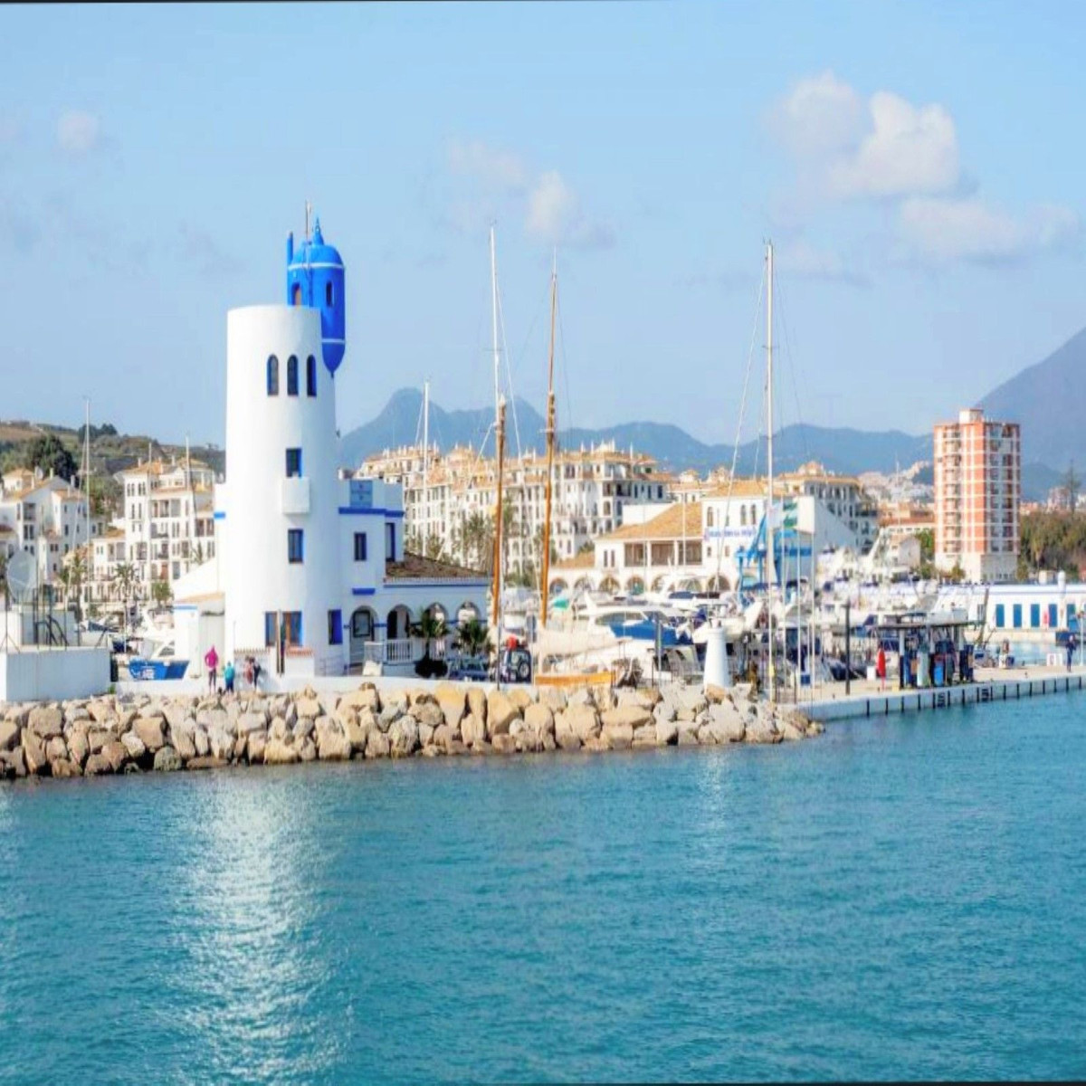 2 Bed Apartment for sale in La Duquesa Costa Del Sol, Málaga, Spain