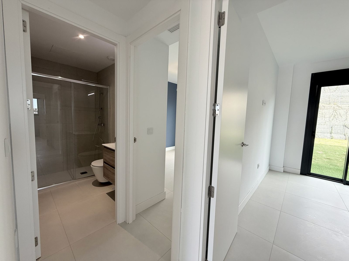3 Bed Apartment for sale in Fuengirola Costa Del Sol, Málaga, Spain