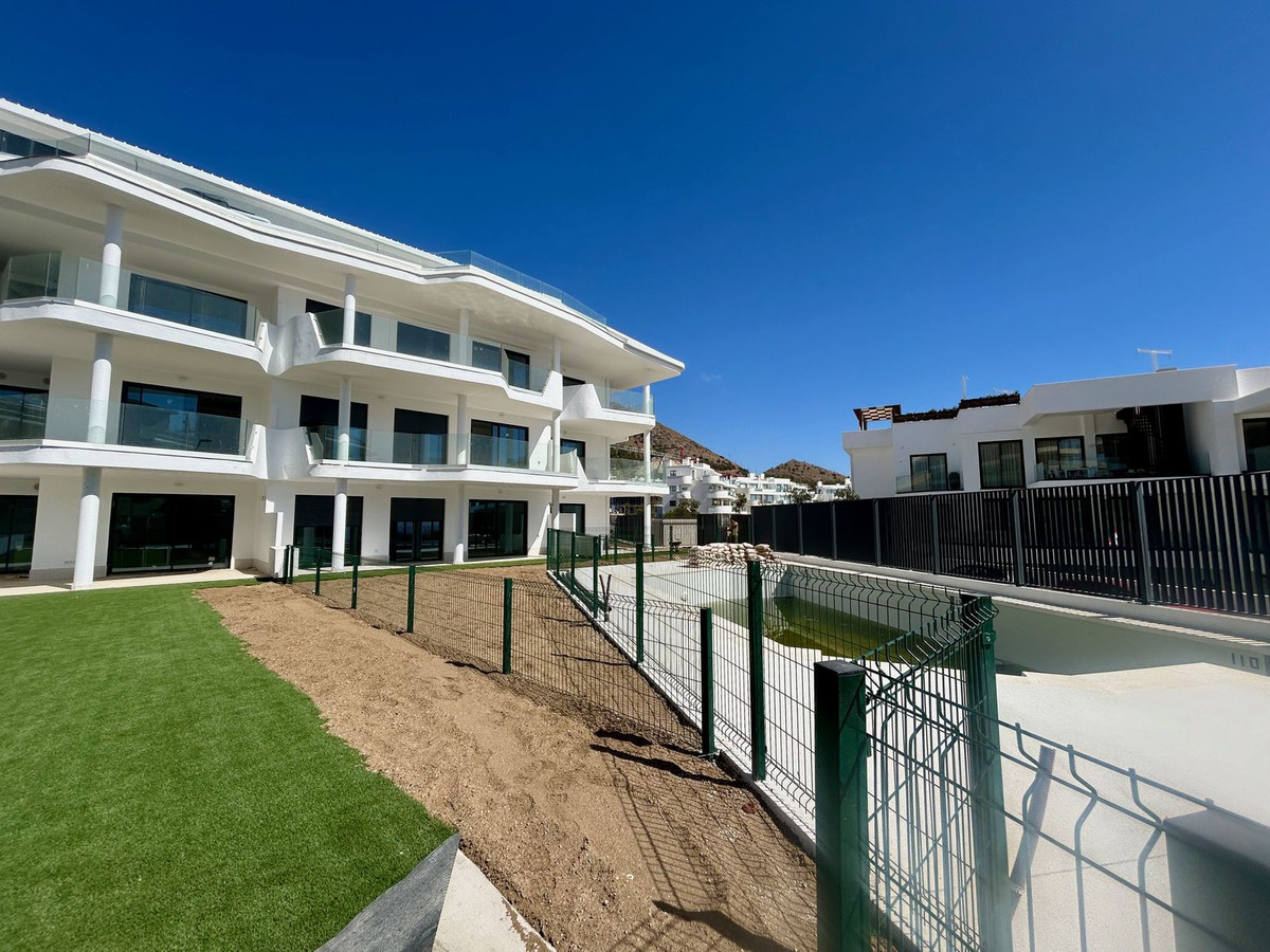 3 Bed Apartment for sale in Fuengirola Costa Del Sol, Málaga, Spain
