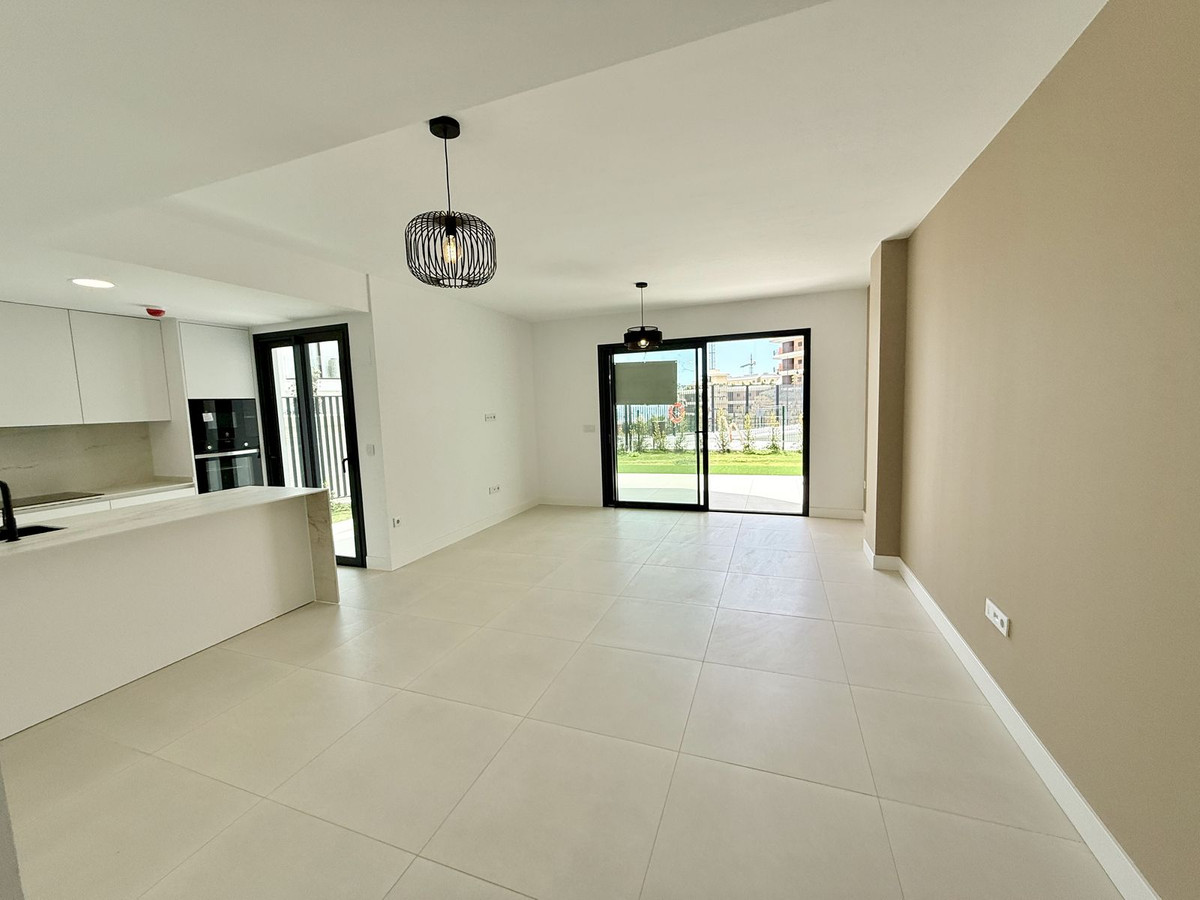 3 Bed Apartment for sale in Fuengirola Costa Del Sol, Málaga, Spain