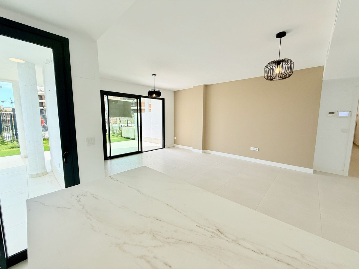 3 Bed Apartment for sale in Fuengirola Costa Del Sol, Málaga, Spain