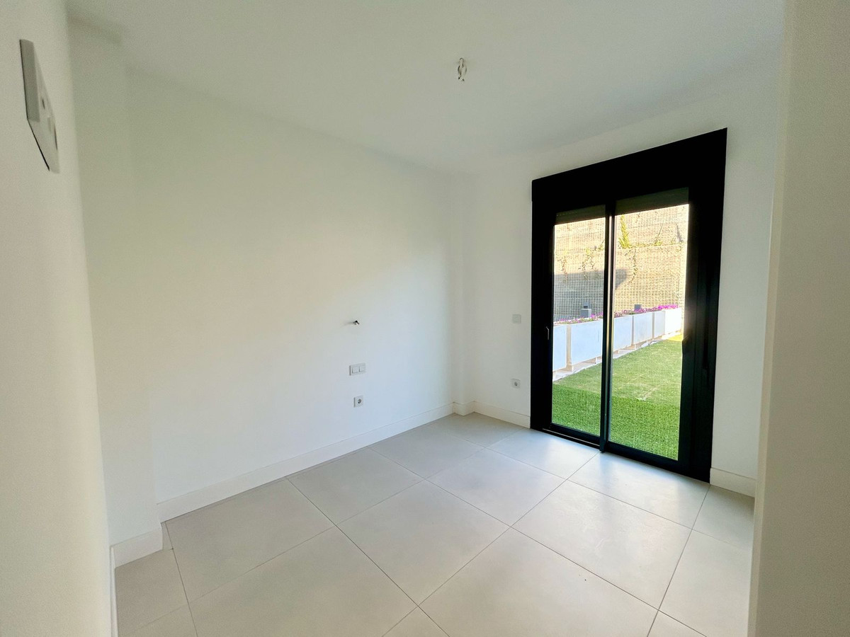 3 Bed Apartment for sale in Fuengirola Costa Del Sol, Málaga, Spain