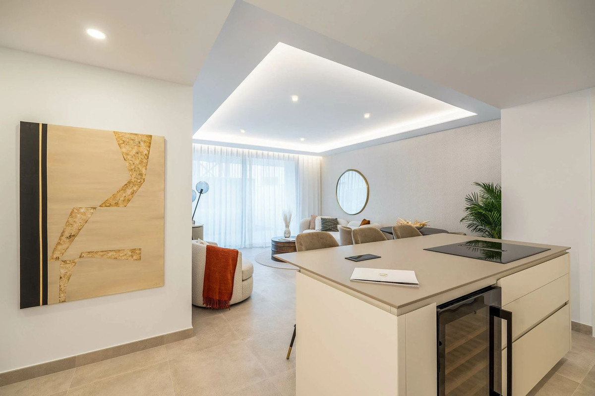 2 Bed Apartment for sale in Fuengirola Costa Del Sol, Málaga, Spain